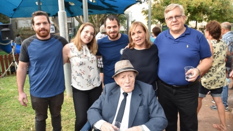 צביקה (צבי) הלפמן